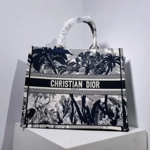 design book tote embroidered canvas for women dubai fashion lux.webp