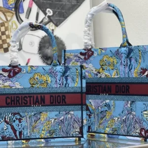 design book tote handbags for women dubai fashion lux 1.webp