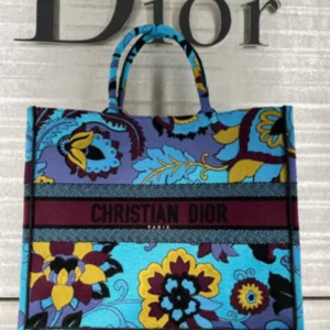 design canvas embroidered large toile bag dubai fashion lux.webp