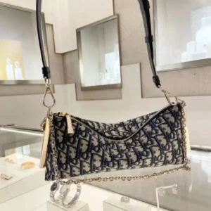 design club bag dubai fashion lux.webp