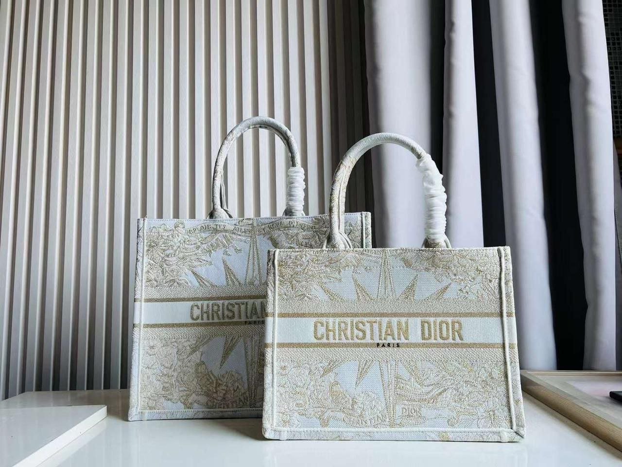 design large book blue tote bag dubai fashion lux.jpg design large book blue tote bag dubai fashion lux.jpg