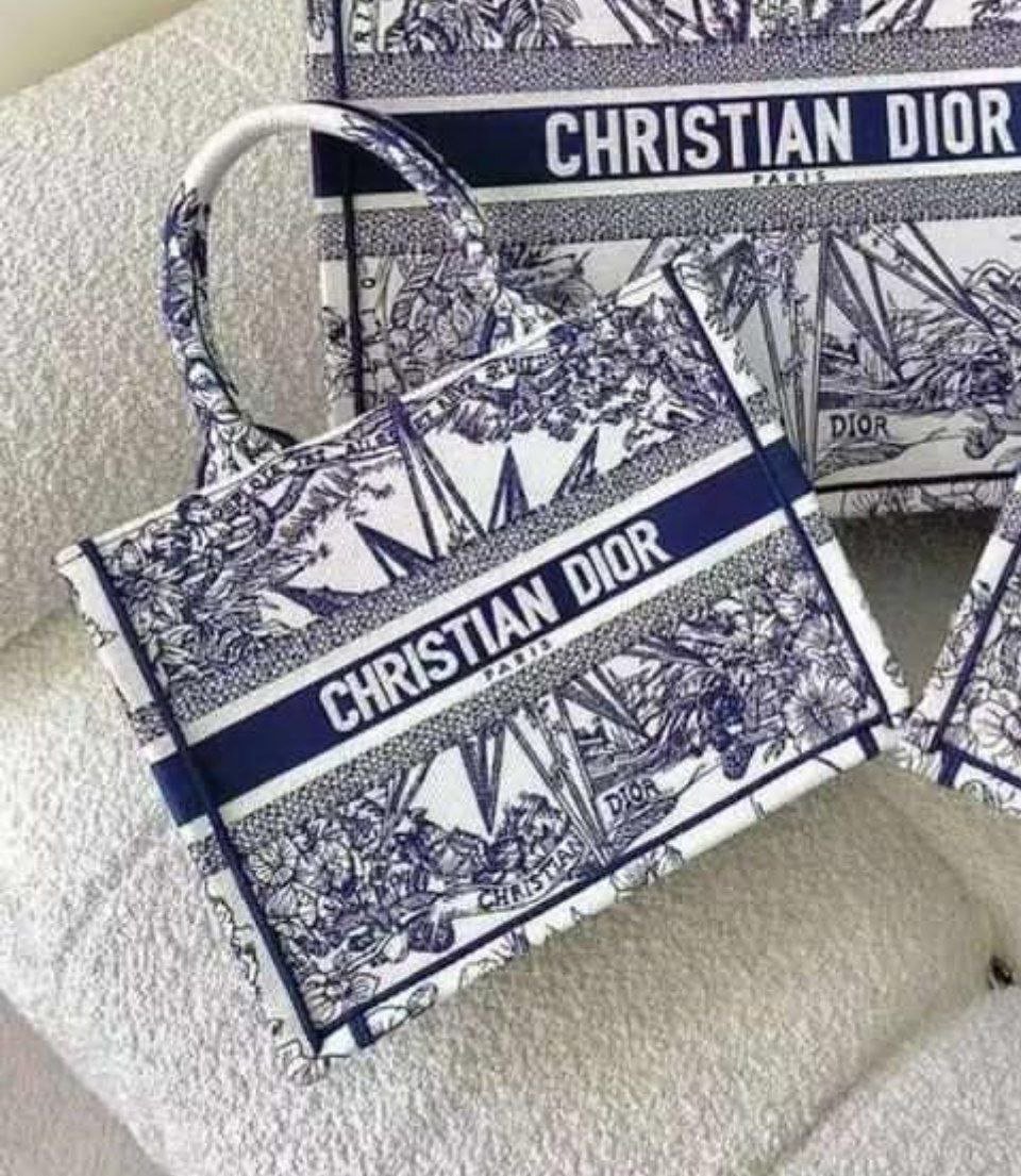 design small book blue tote bag dubai fashion lux.jpg design small book blue tote bag dubai fashion lux.jpg