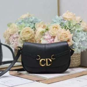 design small cd besace bag dubai fashion lux 2.webp