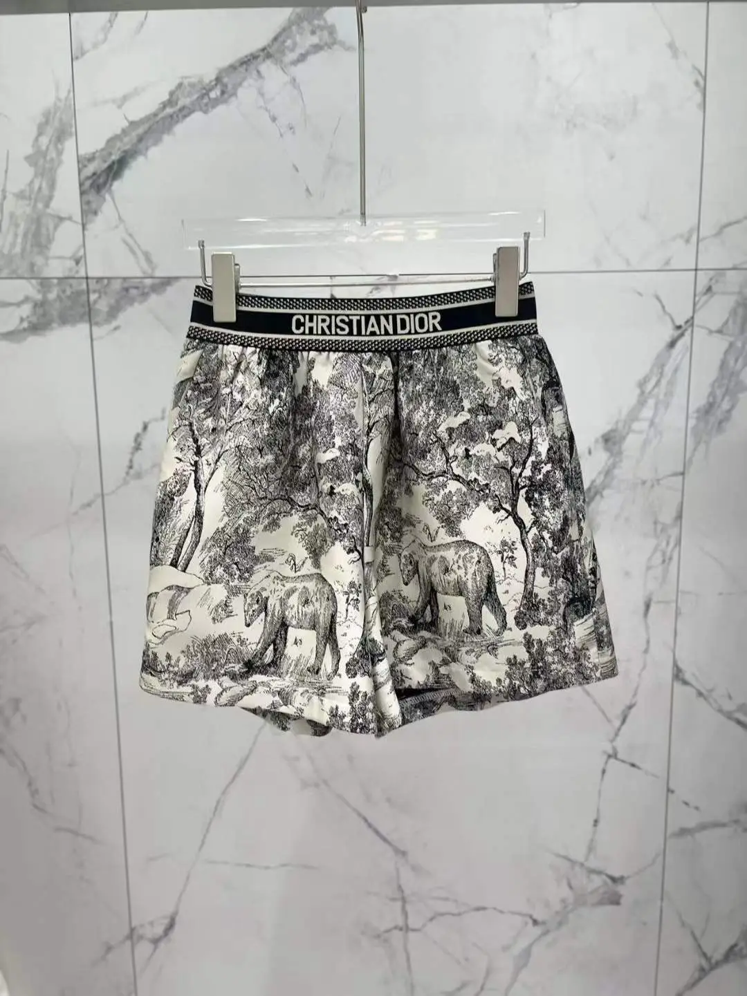 dior 1057.webp dior 1057.webp