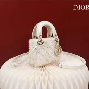 lady micro bag dubai fashion lux.webp