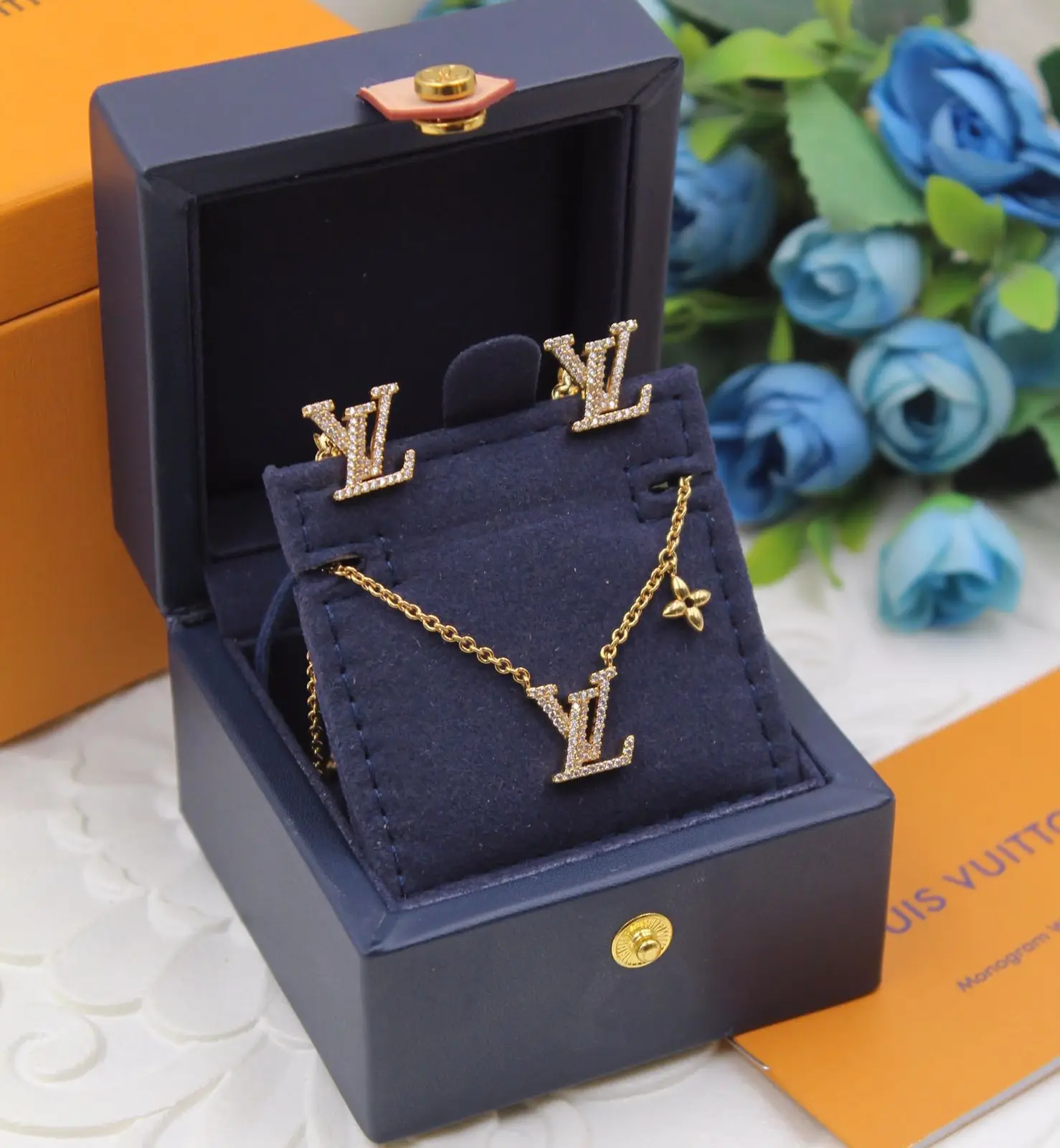 louis vuitton 305.webp louis vuitton 305.webp