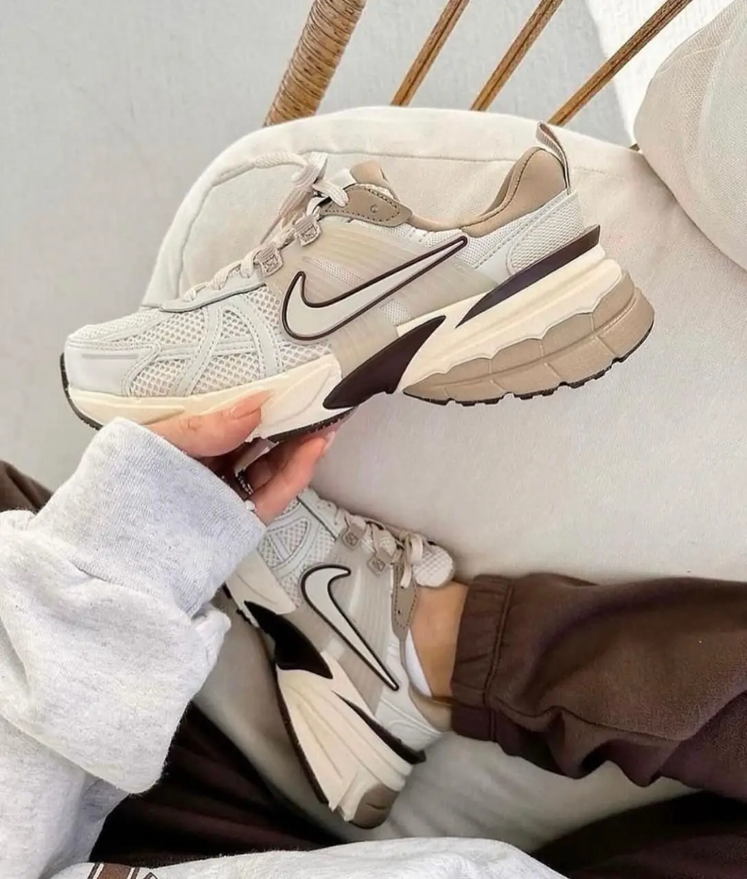 nike v2k run light orewood brown 1.webp nike v2k run light orewood brown 1.webp