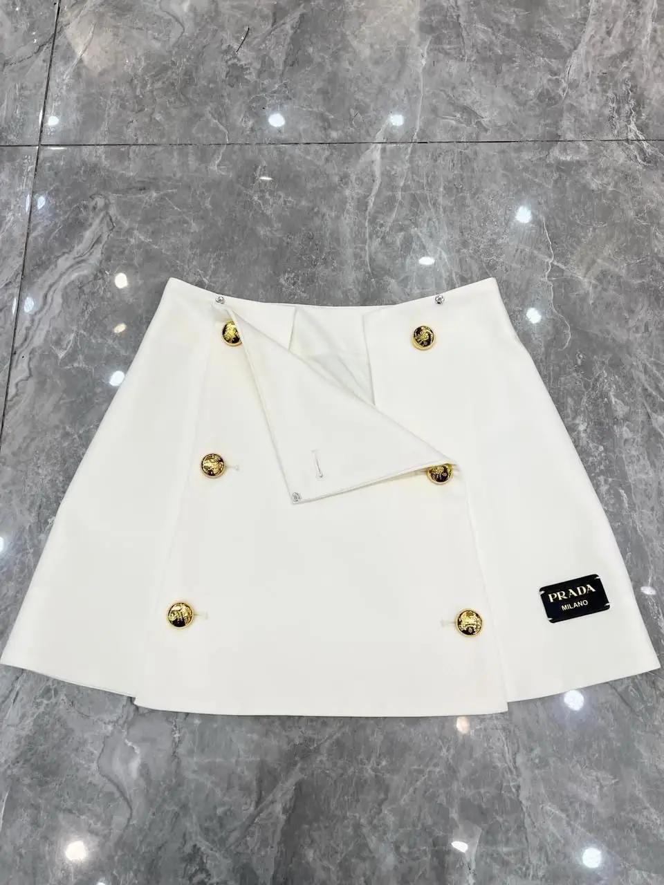 prada 725.webp prada 725.webp