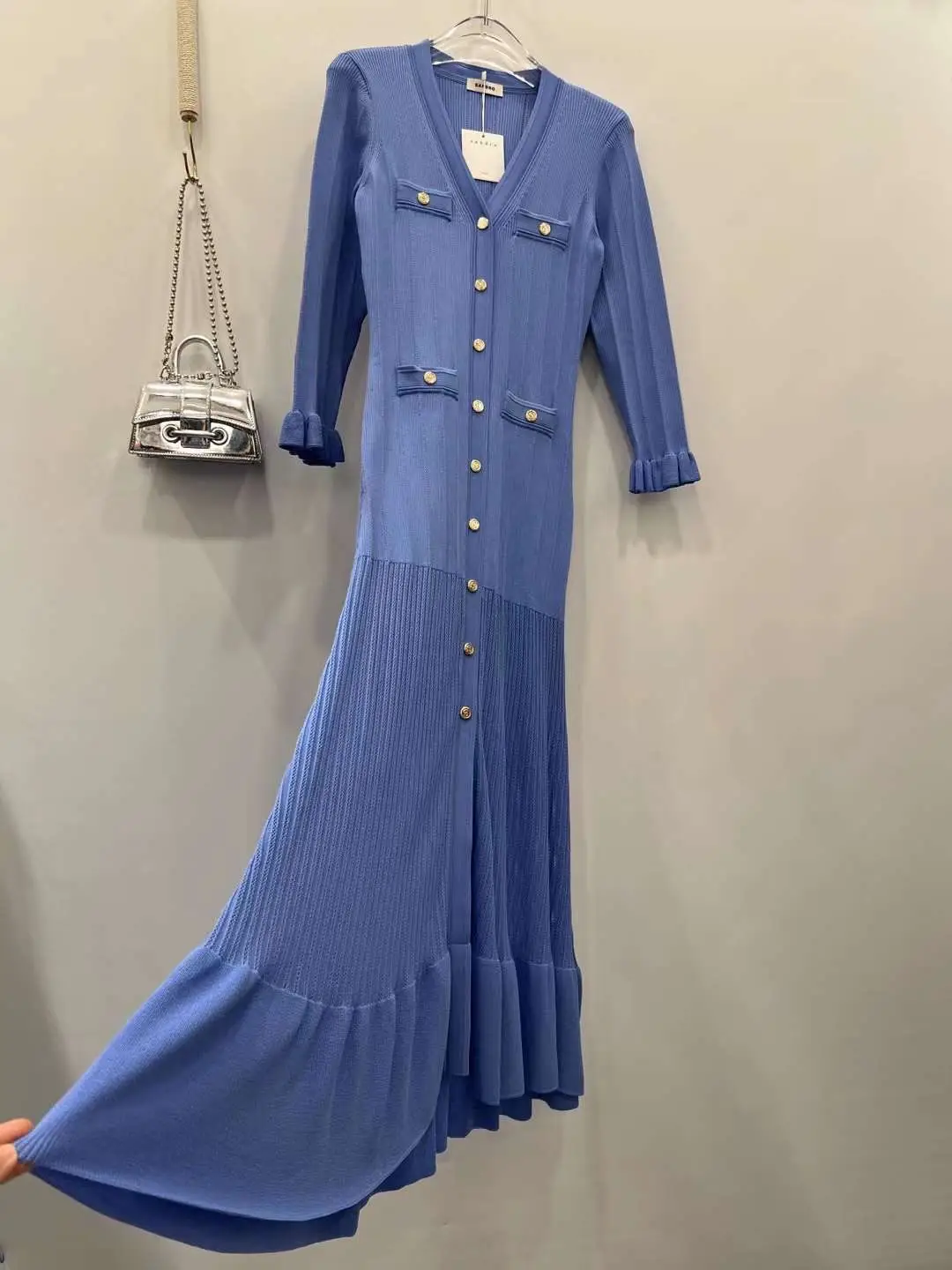 sandro 40.webp sandro 40.webp