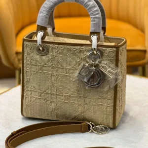 super lady bag dubai fashion lux.webp