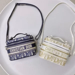 travel cosmetic bag dubai fashion lux.webp